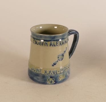 Lot-801-William-Moorcroft-commemorative-mug-coronation-Edward-VII-Queen-Alexandra-1902