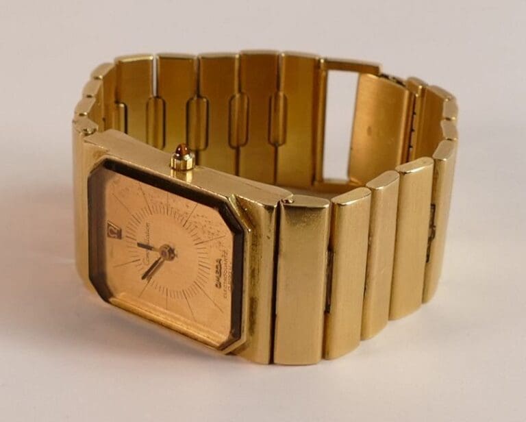A rare Omega 18ct Gold electroquartz F8192 Hz bracelet watch